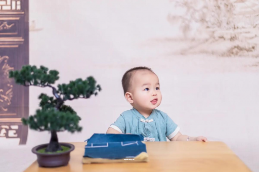 广州代怀试管生子怎么给宝宝称体重