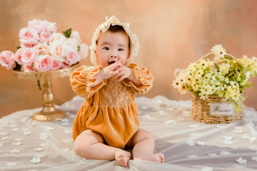 广州代怀试管生子宝宝几个月会转头