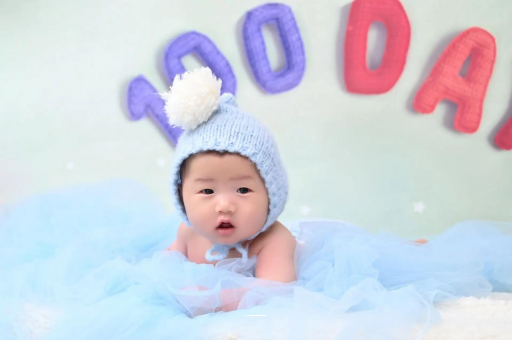 广州代怀试管生子宝宝眼窝发青