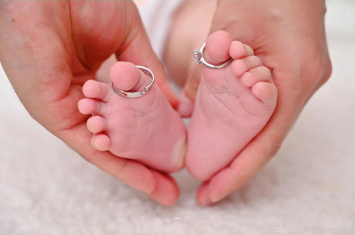 广州代怀试管生子宝宝几个月可以游泳